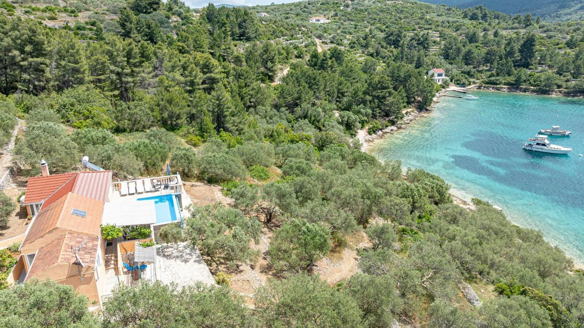 Nina Plitvine * Vela Luka